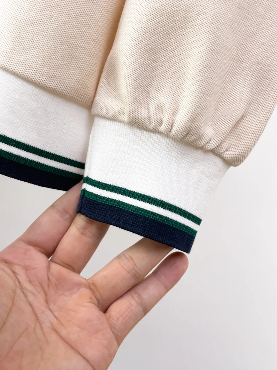 Casablanca New Arrival long-sleeved Polo shirt, original fabric, official Same Style, made of pure cotton pique fabric, custom-made in the same vat, feels very comfortable and smooth, very wide and stylish, produced by a first-line brand Factory, imported Behringer embroidery machine, embroidery is full and textured, collar and collar ribs are woven with imported yarn, will not deform after long-term wear, the most New Arrival style in autumn and winter, fashionable and individual, super Versatile and good-looking Very suitable for both men and women. A must-have item for everyone. Size: M-XXXL